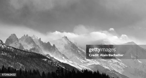 les aiguilles de chamonix - alain bachellier stock pictures, royalty-free photos & images