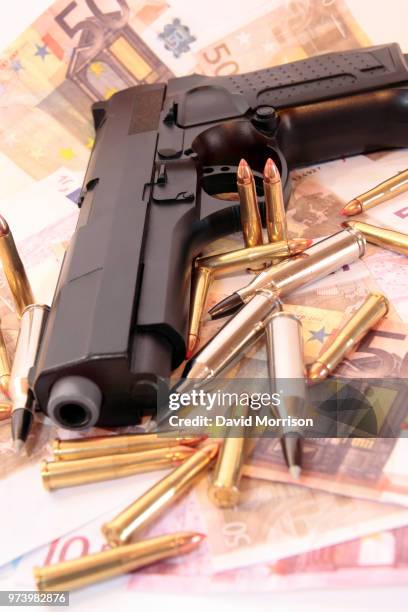 gun crime 20 - handgun stock pictures, royalty-free photos & images