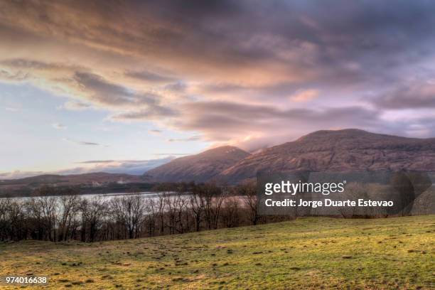 sunset in the scottish highlands - jorge duarte estevao stockfoto's en -beelden