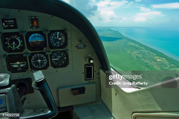 photo by: greg rafferty - wohncontainer stock-fotos und bilder