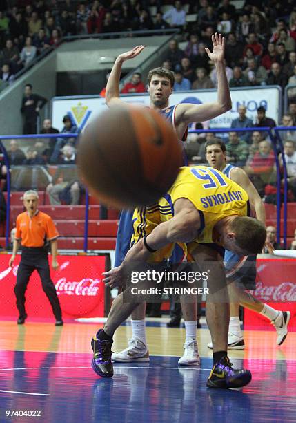 Khimki's Javtokas Robertas vies with Cibona's Luksa Andric during their Euroleague basketball Khimki vs Cibona match in Zagreb, Croatia on March 03,...