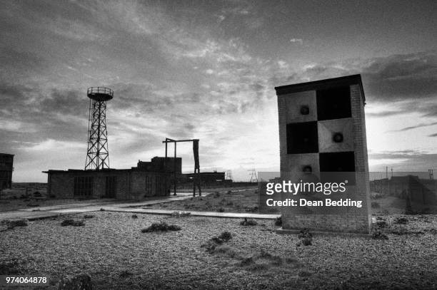 old speaker dungeness testing base - dean towers stock pictures, royalty-free photos & images