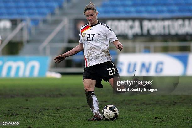Alexandra Popp of Germany runs with the ball during the Women Algarve Cup match between Germany and USA on March 3, 2010 in Faro, Portugal. Photo:...