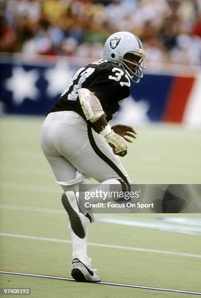 S: Defensive back Lester Hayes of the Oakland Raiders in action against the New England Patriots circa early 1980's during an NFL football game at...