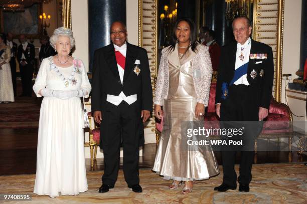 Queen Elizabeth II , Prince Philip, Duke of Edinburgh , President of South Africa Jacob Zuma and his wife Tobeka Madiba Zuma, attend a state banquet...