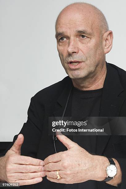 Martin Campbell at the Four Seasons Hotel in Beverly Hills, California on January 14, 2010. Reproduction by American tabloids is absolutely forbidden.