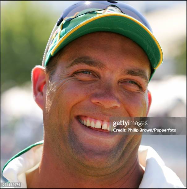 Man of the match Jacques Kallis of South Africa after the 3rd Test match between South Africa and England at Newlands, Cape Town, 6th January 2005....