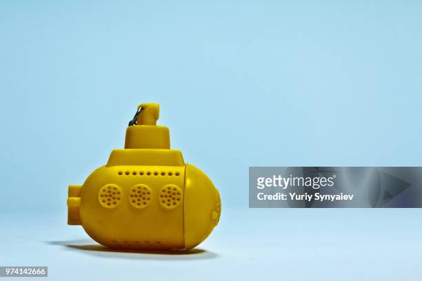 yellow submarine - yellow submarine stock-fotos und bilder