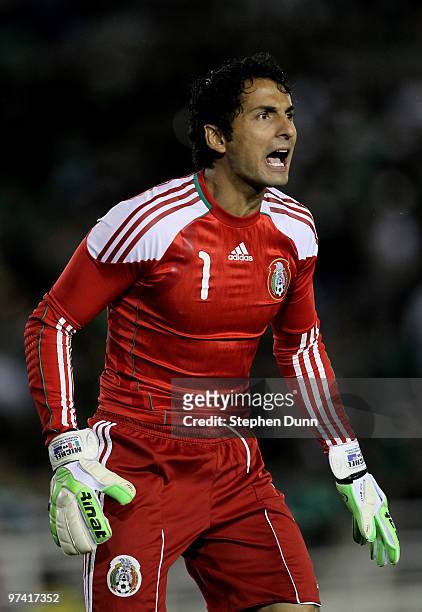 Goal keeper Luis Michel of Mexico shouts instructions against New Zealand in an international friendly at the Rose Bowl on March 3, 2010 in Pasadena,...