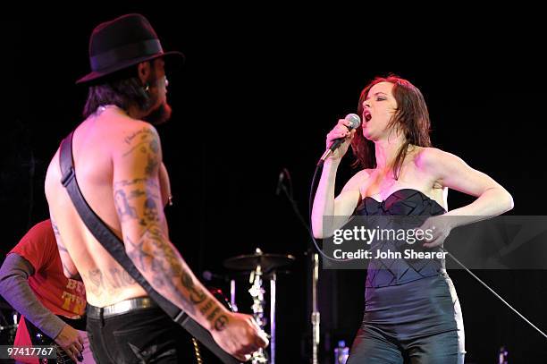 Musicians Dave Navarro and Juliette Lewis perform onstage during Global Green USA's 7th Annual Pre-Oscar Party at Avalon on March 3, 2010 in...