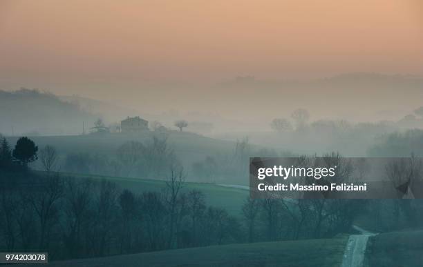 una mattina di gennaio - mattina stock pictures, royalty-free photos & images