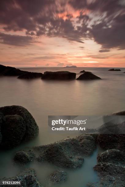 slow shutter at permatang damar laut pulau pinang - laut stock pictures, royalty-free photos & images