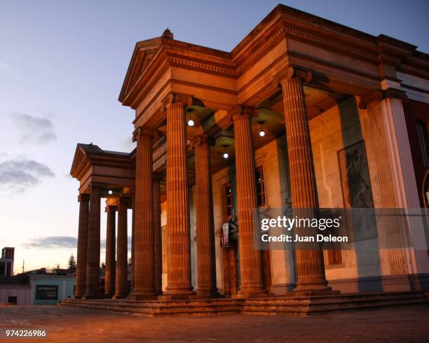 teatro municipal quetzaltenango - quetzaltenango stockfoto's en -beelden