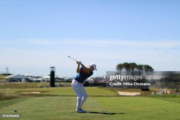 Matthew Fitzpatrick of England plays his shot from the seventh tee during the first round of the 2018 U.S. Open at Shinnecock Hills Golf Club on June...