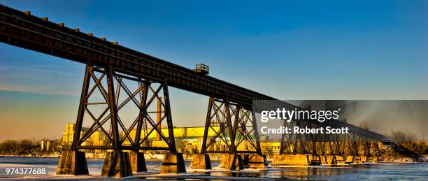 railway bridge in trenton ontario - trenton bridge stockfoto's en -beelden