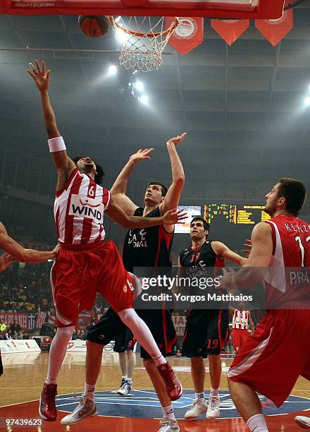 Josh Childress, #6 of Olympiacos Piraeus in action during the Euroleague Basketball 2009-2010 Last 16 Game 5 between Olympiacos Piraeus vs Caja...