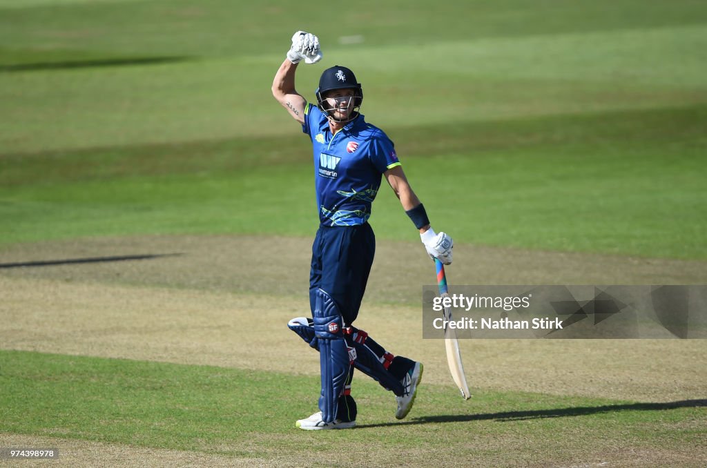 Nottinghamshire Outlaws v Kent Spitfires - Royal London One-Day Cup