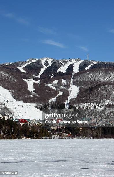 mont tremblant - mont tremblant photos et images de collection