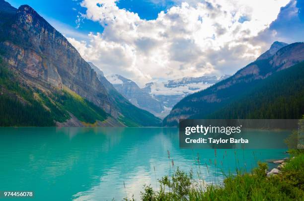 lake louise - the view - barba stock pictures, royalty-free photos & images