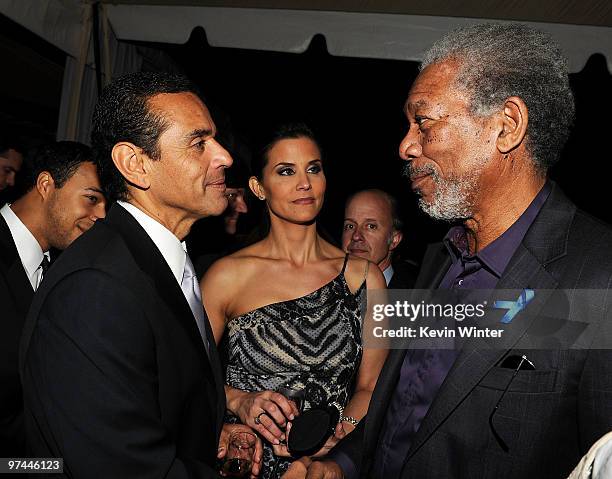 Los Angeles Mayor Antonio Villaraigosa, broadcast journalist Lu Parker and Morgan Freeman attend The Hollywood Reporter's Nominees' Night Prelude to...