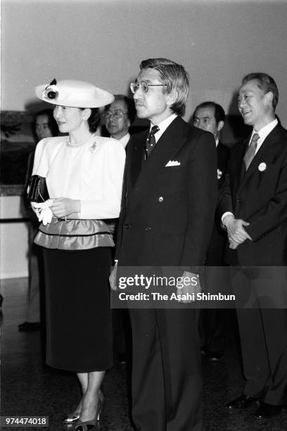 Crown Prince Akihito and Crown Princess Michiko visit a Ryuzaburo Umehara exhibition at the National Museum of Modern Art, Tokyo on April 18, 1988 in...