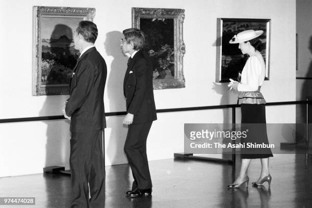 Crown Prince Akihito and Crown Princess Michiko visit a Ryuzaburo Umehara exhibition at the National Museum of Modern Art, Tokyo on April 18, 1988 in...