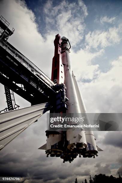 Istock Razzo 280 Razzo Stock Photos, High-Res Pictures, and Images - Getty Images