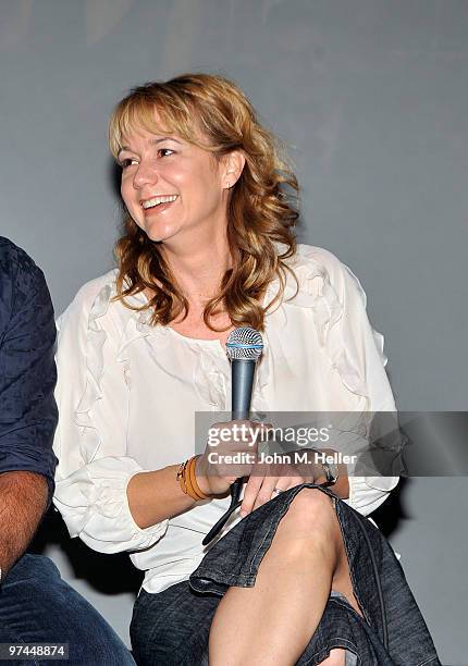 Actress Megyn Price attends the CBS "Rules Of Engagement" meet the cast event at the Apple Store Third Street Promenade on March 4, 2010 in Santa...