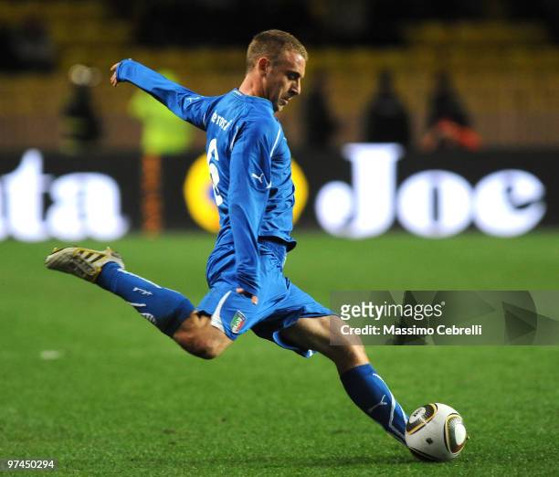Daniele De Rossi of Italy in action during the International Friendly match between Italy and Cameroon at Louis II Stadium on March 3, 2010 in...