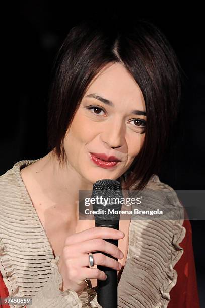 Carmen Consoli during the Italian tv show "Che tempo che fa" on November 29, 2008 in Milan, Italy.