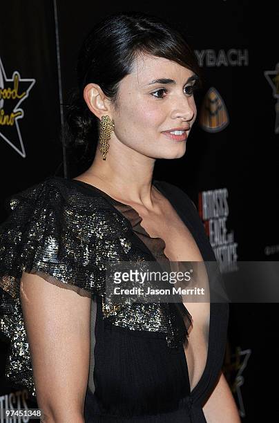 Mia Maestro arrives at the Hollywood Domino's 3rd annual pre-Oscar Hollywood gala on March 4, 2010 in Beverly Hills, California.