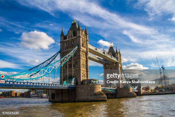 tower bridge in london - bascule bridge stock pictures, royalty-free photos & images
