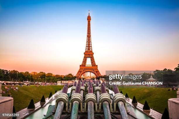 neuilly-sur-seine,france - neuilly sur seine stockfoto's en -beelden