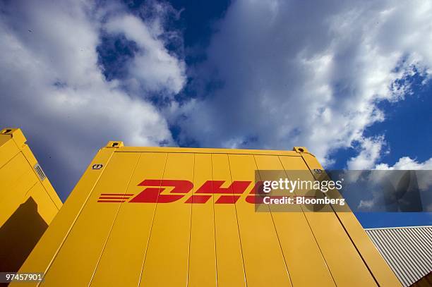 Dhl Sort 162 Deutsche Post Dhl Sorting Center Stock Photos, High-Res Pictures ...