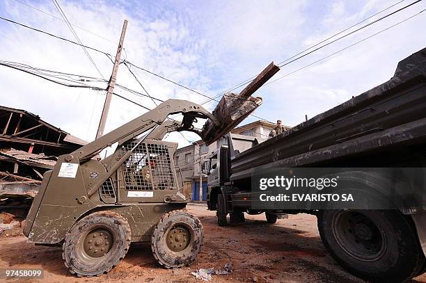 Load Damage 75 Monster Loads Stock Photos, High-Res Pictures, and Images - Getty Images