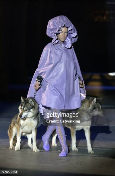 Model walks the runway during the Alexander McQueen Ready to Wear Autumn/Winter 2002/03 collection show part of Paris Fashion Week on March 11,2002...