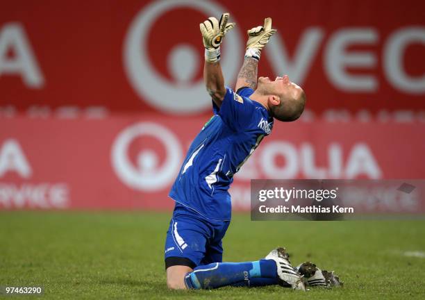 Goalkeeper Sascha Kirschstein of Ahlen jubilates after winning the Second Bundesliga match between FC Hansa Rostock and Rot-Weiss Ahlen at the DKB...