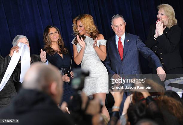 Marty Markowitz, Tina Knowles, Beyonce Knowles, Michael Bloomberg and Karen M. Carpenter-Palumbo attend the unveiling of the Beyoncé Cosmetology...