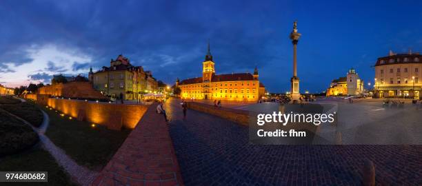warsaw - panorama old town square (warsaw/ poland) - warsaw old town square stock pictures, royalty-free photos & images