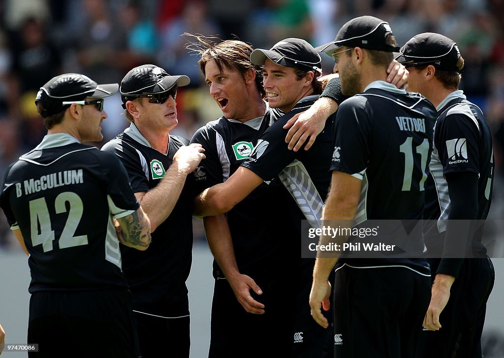 New Zealand v Australia - 2nd ODI