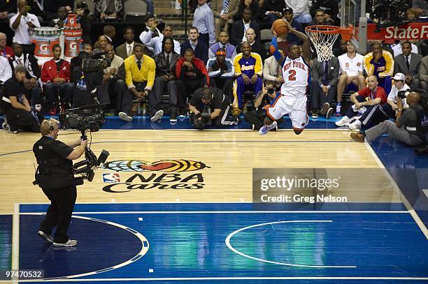 Slam Dunk Contest: New York Knicks Nate Robinson in action during All-Star Saturday Night of All Star Weekend at American Airlines Center. Dallas, TX...