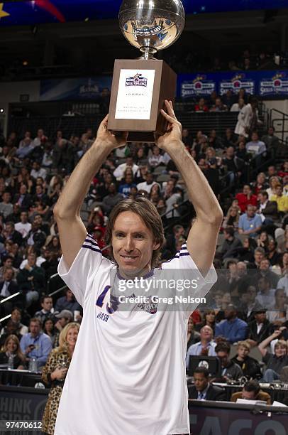 Skills Competition: Phoenix Suns Steve Nash victorious with Taco Bell Skills Competition trophy during All-Star Saturday Night of All Star Weekend at...