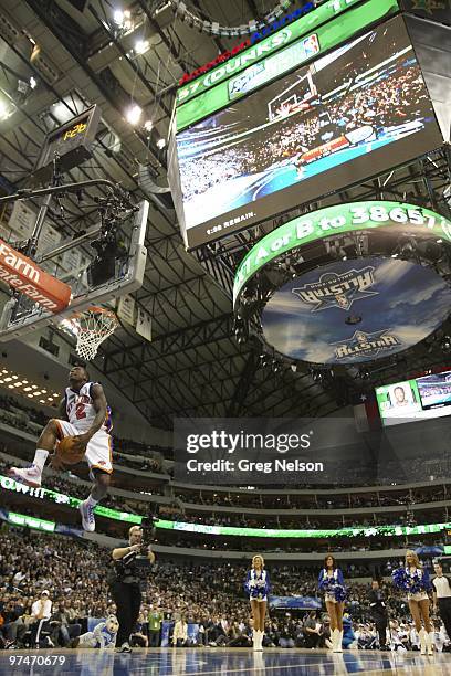 Slam Dunk Contest: New York Knicks Nate Robinson in action during All-Star Saturday Night of All Star Weekend at American Airlines Center. Dallas, TX...