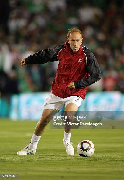 Simon Elliott of New Zealand warms up prior to their International Friendly match against Mexico at the Rose Bowl on March 3, 2010 in Pasadena,...