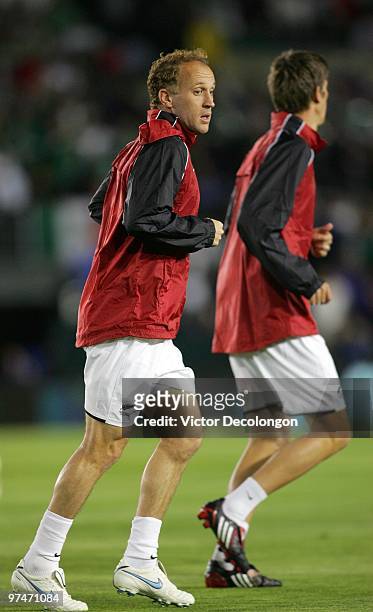 Simon Elliott of New Zealand warms up prior to their International Friendly match against Mexico at the Rose Bowl on March 3, 2010 in Pasadena,...