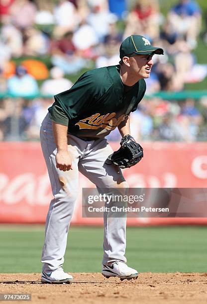 Infielder Cliff Pennington of the Oakland Athletics in action during the MLB spring training game against the Chicago Cubs at HoHoKam Park on March...