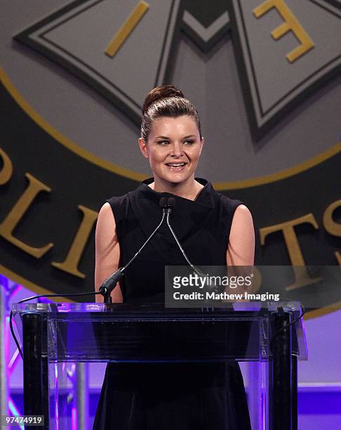 Actress Heather Tom attends the 47th Annual ICG Publicist Awards at the Hyatt Regency Century Plaza on March 5, 2010 in Century City, California.