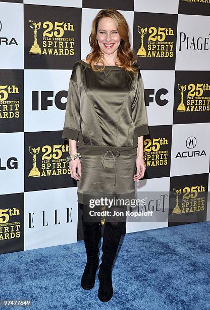 Actress Amy Ryan arrives at the 25th Film Independent Spirit Awards held at Nokia Theatre LA Live on March 5, 2010 in Los Angeles, California.