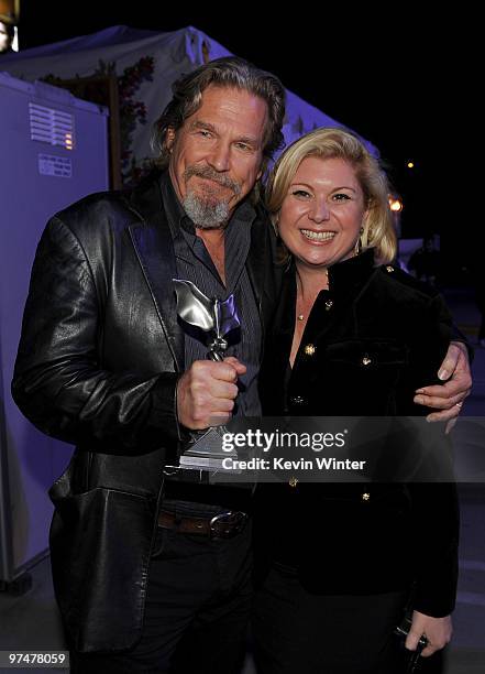 Actor Jeff Bridges, winner Best Male Lead for 'Crazy Heart,' and guest backstage at the 25th Film Independent's Spirit Awards held at Nokia Event...