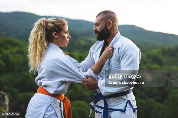 treinamento na natureza - sparring training - fotografias e filmes do acervo